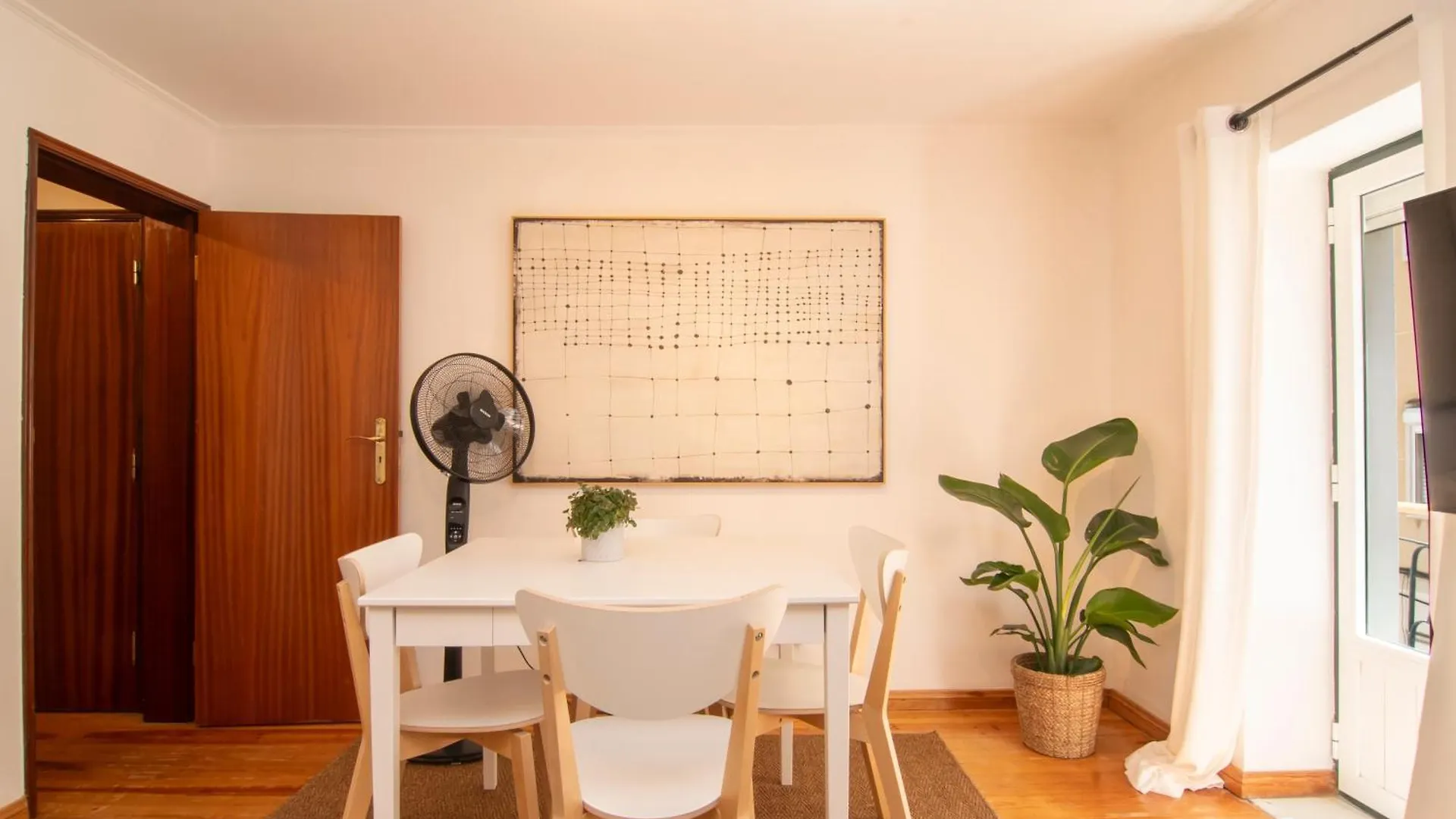 Charming & Peaceful Family Flat Apartment Lisbon