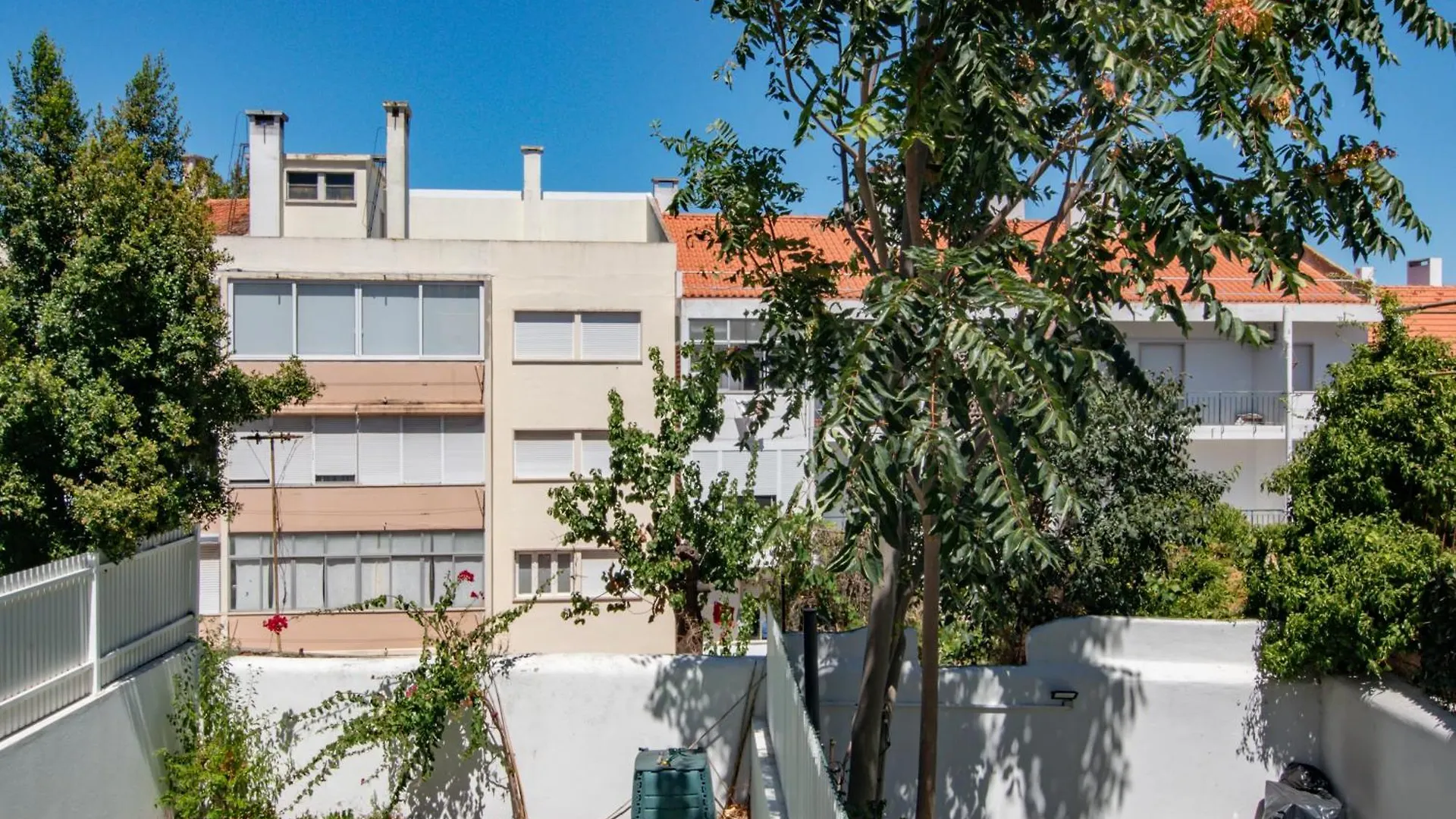 Charming & Peaceful Family Flat Apartment Lisbon 0*,